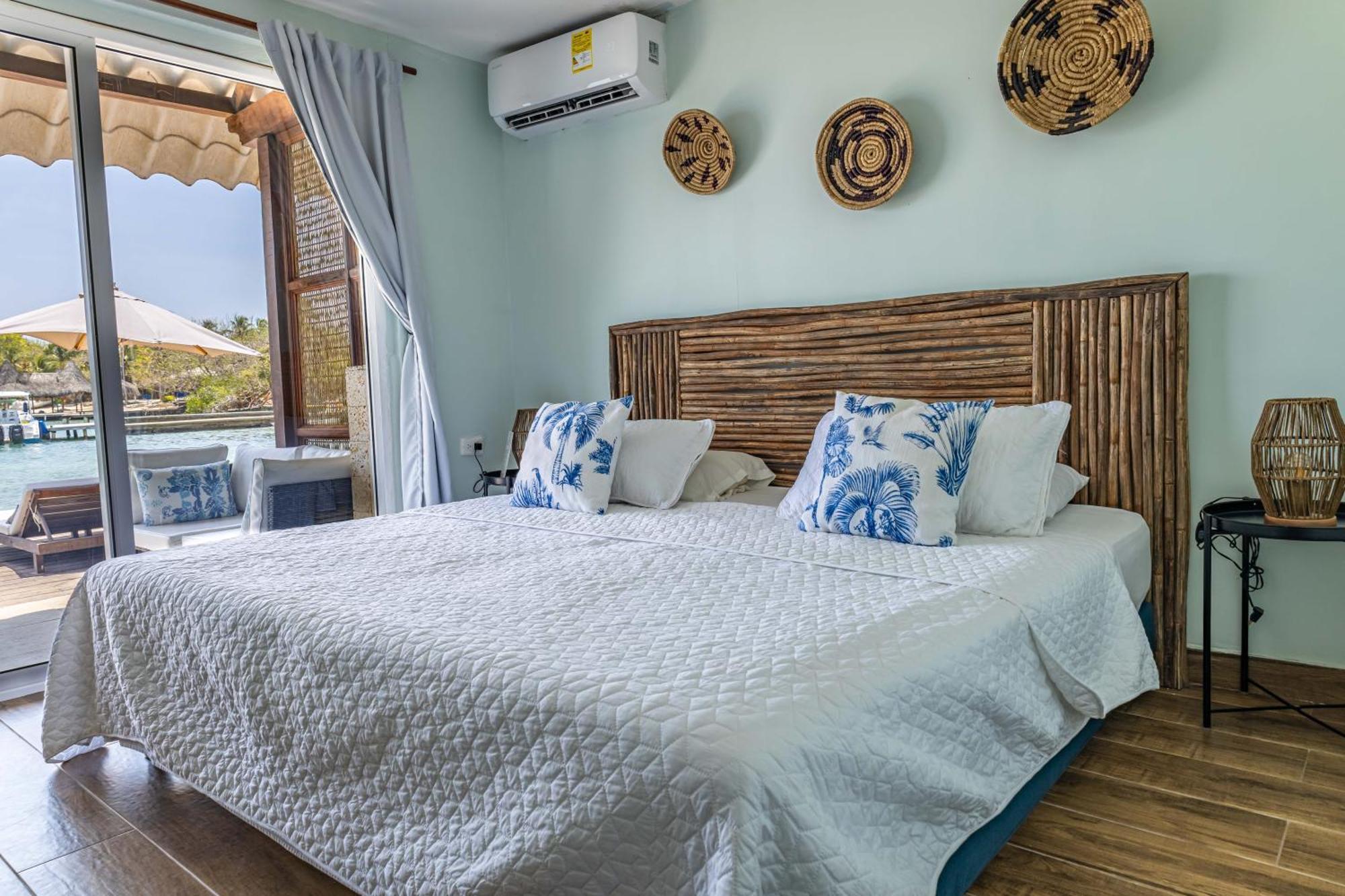 Guest house Fragata Island House