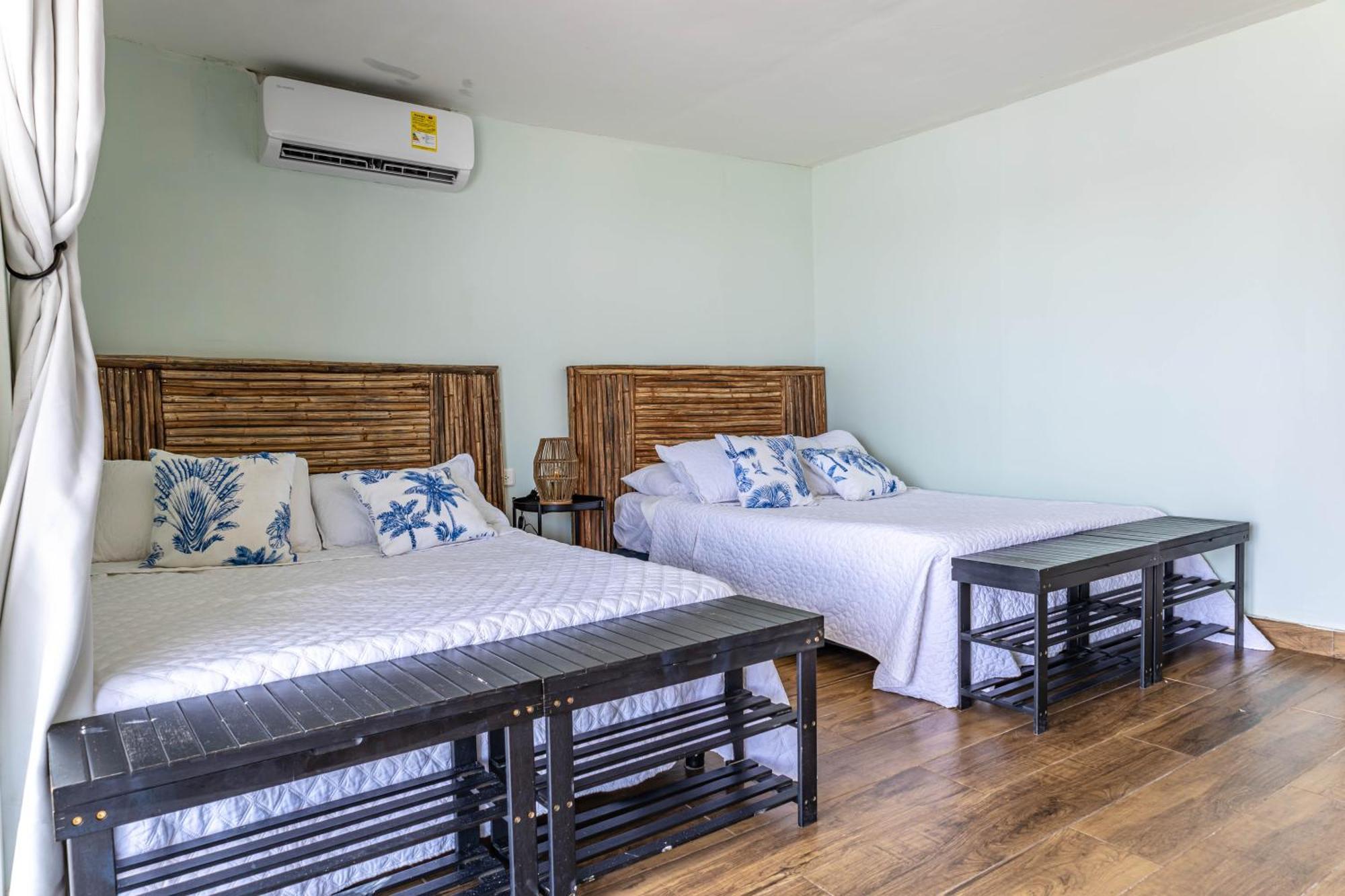 Guest house Fragata Island House *