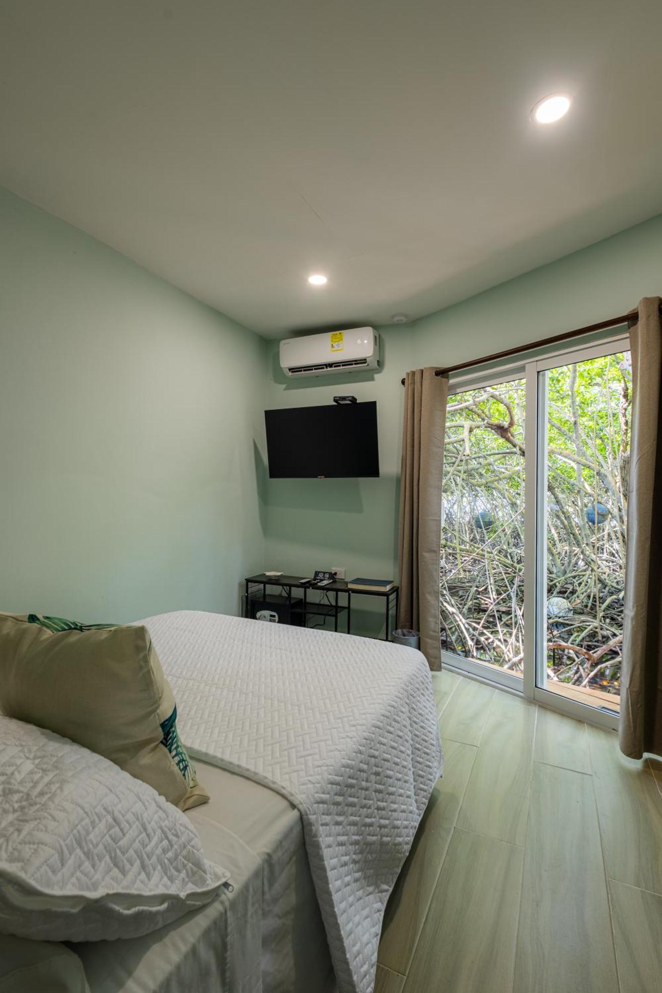 Fragata Island House Guest house *